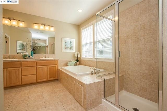 master bath - 4431 Bangor Ct