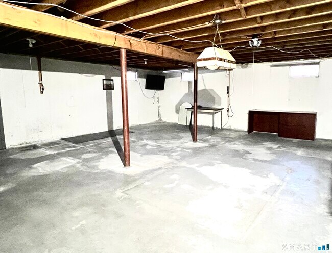 Building Photo - 12 Hilltop Dr