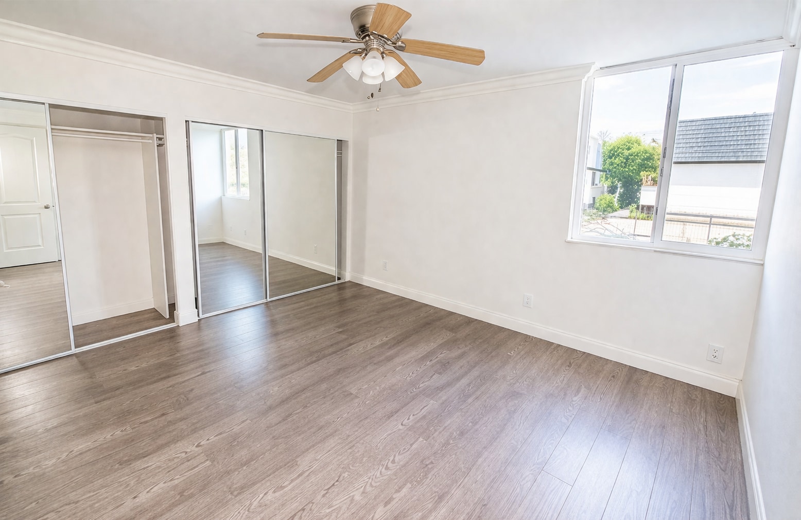 Building Photo - 18620 Hatteras St