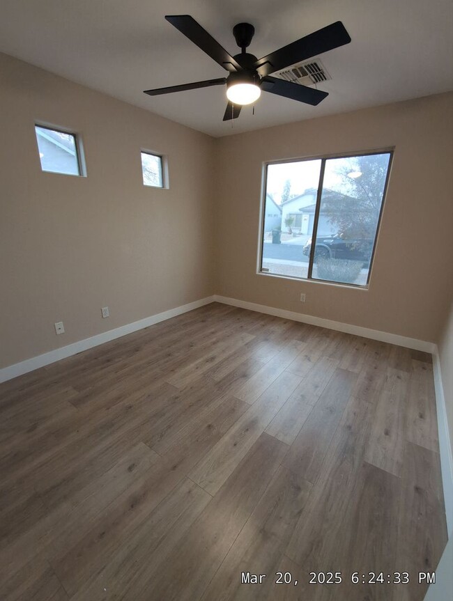 Building Photo - SPACIOUS and beautifully remodeled home! E...