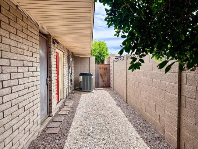 Building Photo - 4216 N 38th St