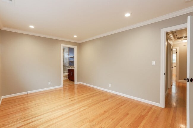 Building Photo - 4BR/3.5BA Belmont Home with Multiple Ensuite Bedrooms, A/C & 2-Car Garage | YouTube Tour