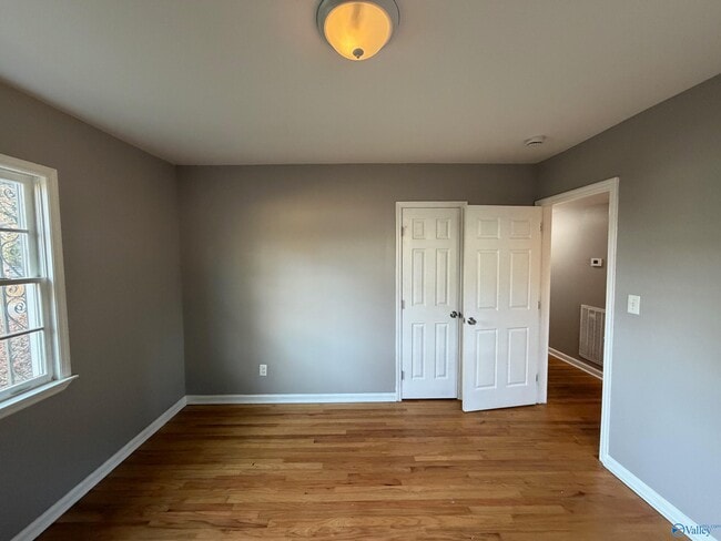 Building Photo - 1903 Enolam Blvd SE