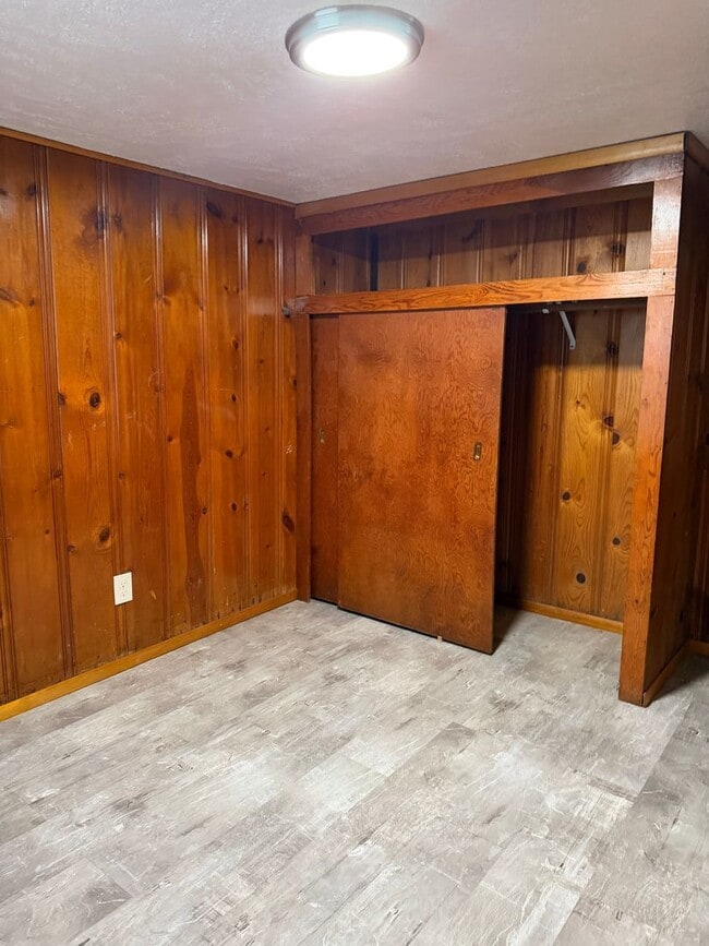 Building Photo - Newly Remodeled one bedroom house