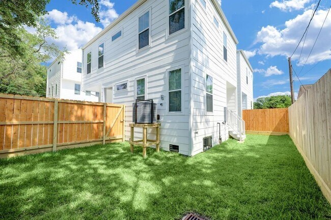 Building Photo - 5207 Burress Springs Ln
