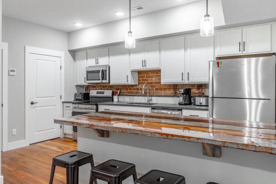 Building Photo - 1108 McCallie Ave