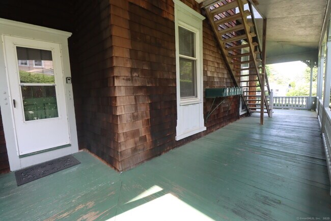 Building Photo - 883 Montauk Ave