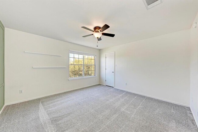 Building Photo - 12740 Bella Pkwy