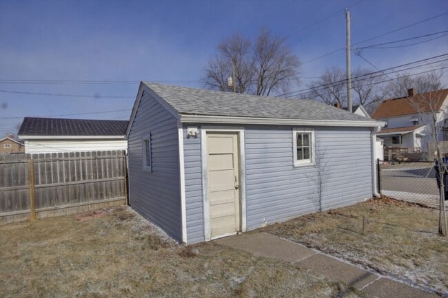 Building Photo - Charming 2 bed bungalow