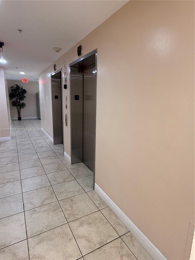 Building Photo - 119 SW 6th Ave