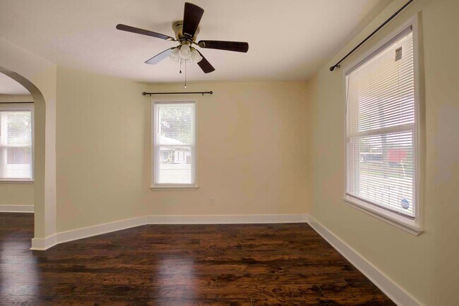 Building Photo - 525 Eaton St