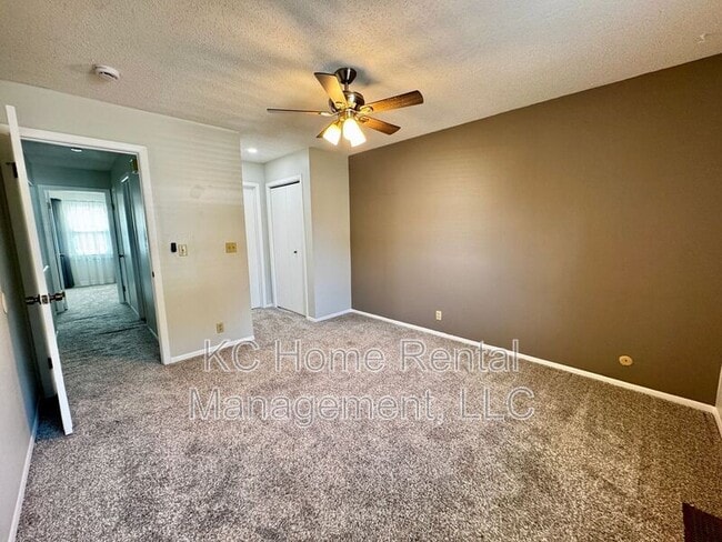Building Photo - 8592 Perry Ln