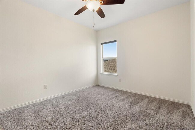 Building Photo - 8712 Slater Dr
