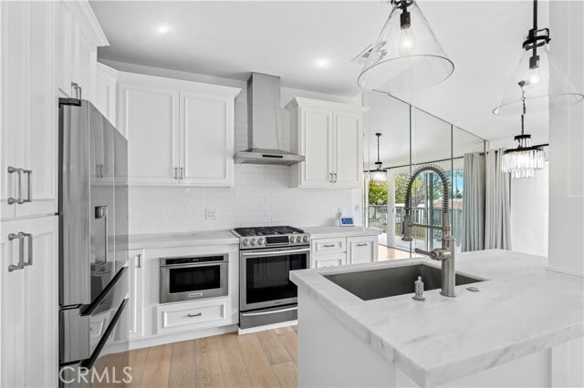 Building Photo - 2010 Barranca