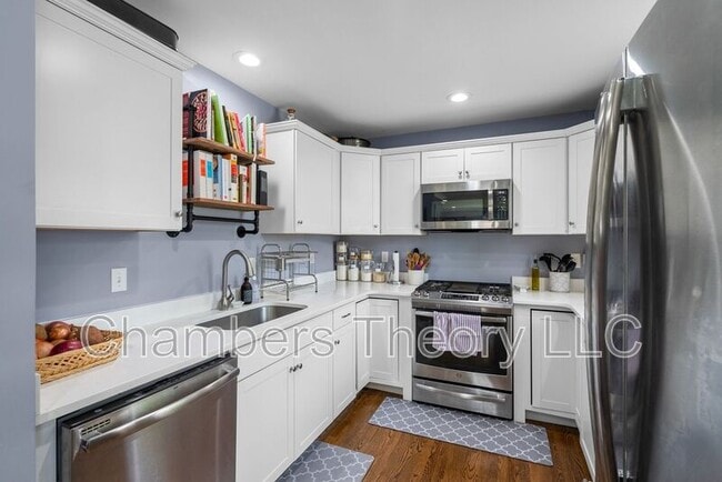 Building Photo - 3904 Lantern Dr