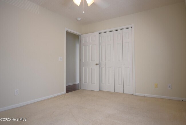 Building Photo - 2940 Mulberry Ln