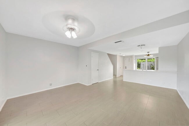 Building Photo - 1997 NE 15th Ave