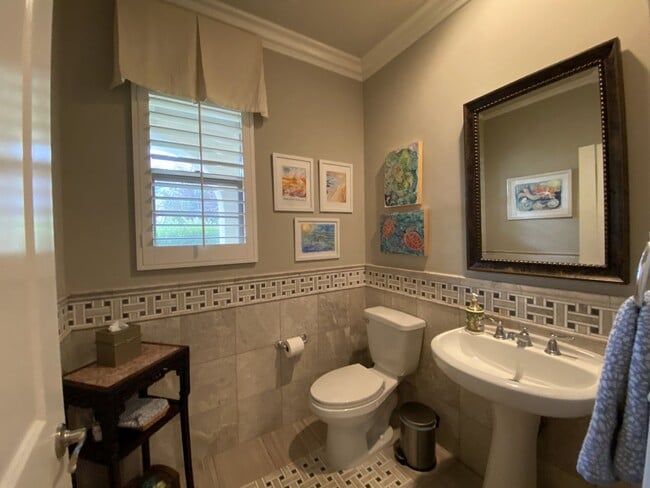 Building Photo - 3BD Home with Amazing Panoramic Ocean Views!