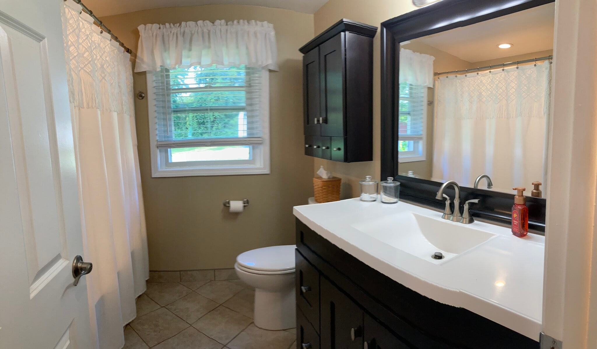 Building Photo - 165 Thistle Lea