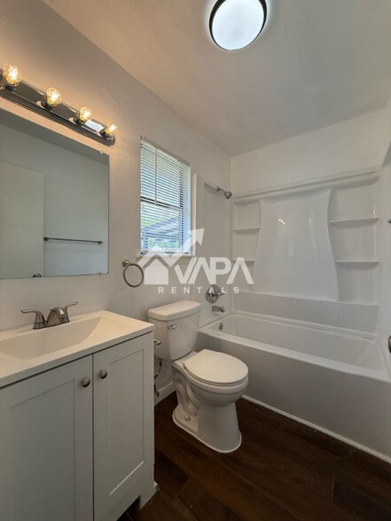 Building Photo - 14419 Briarlake St
