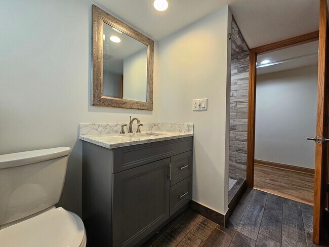 Building Photo - 6509 Sunnyside Ave