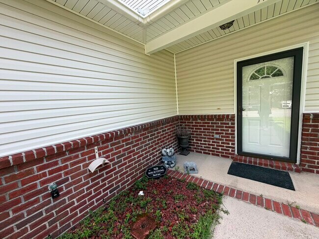 Building Photo - 1417 Beaver Run Rd