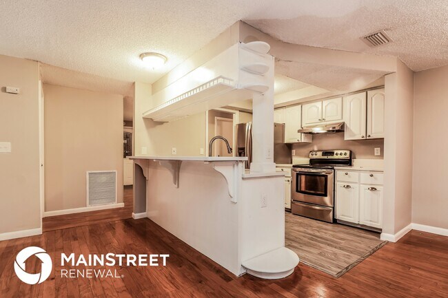 Building Photo - 2053 Whitney Dr