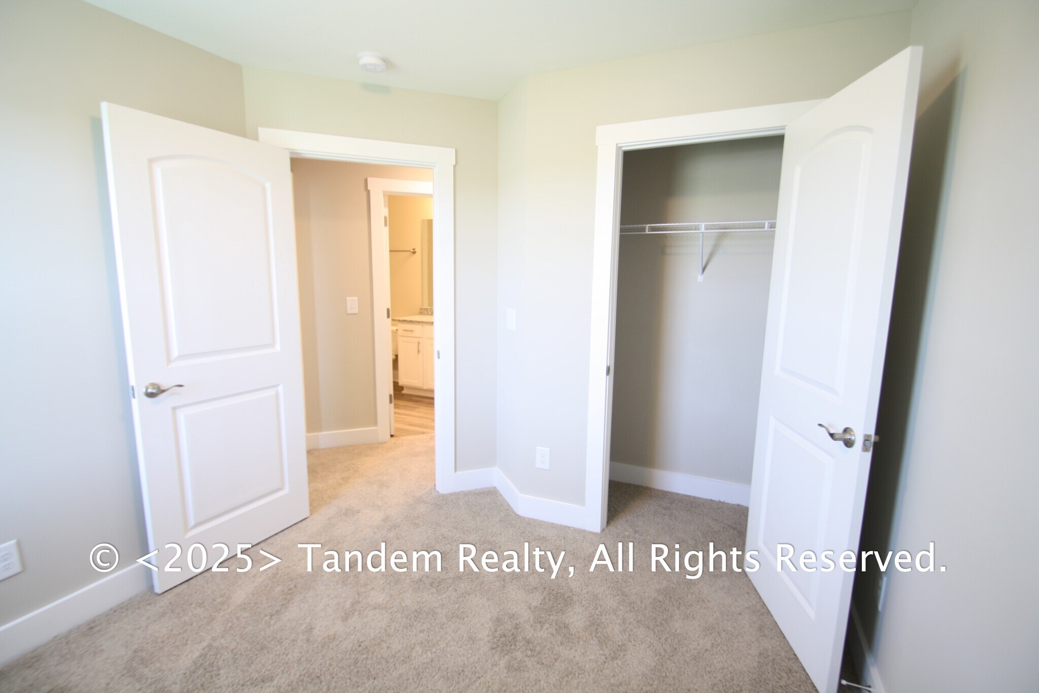 Building Photo - 128 Dry Creek Commons Dr