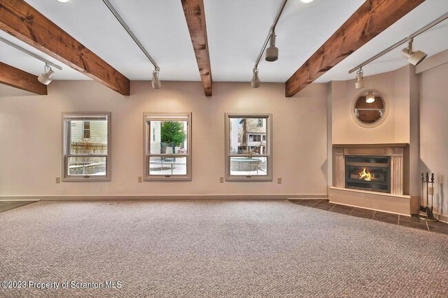 Building Photo - 1409 Penn Ave
