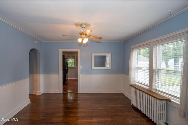 Building Photo - 33 Clinton St