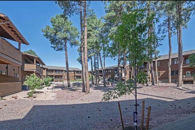 Building Photo - 200 E Malibu Dr