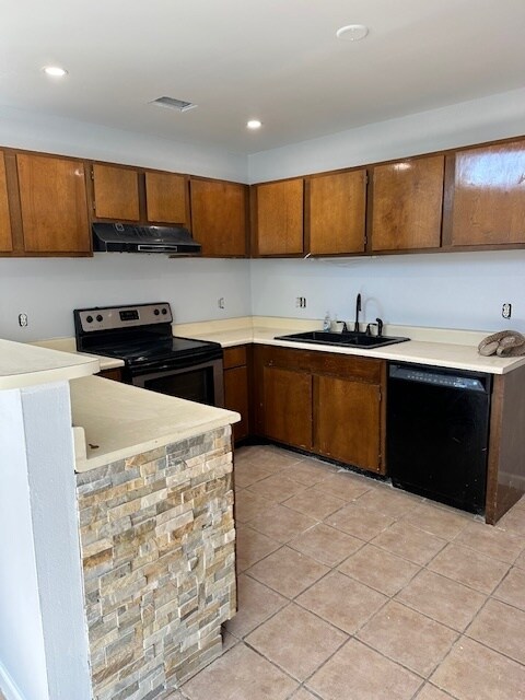 Building Photo - 12161 Armenia Gables Cir