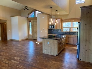 Building Photo - 37115-37113 13th Ave E