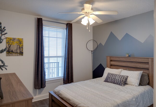 Building Photo - 159 Brooks St SE