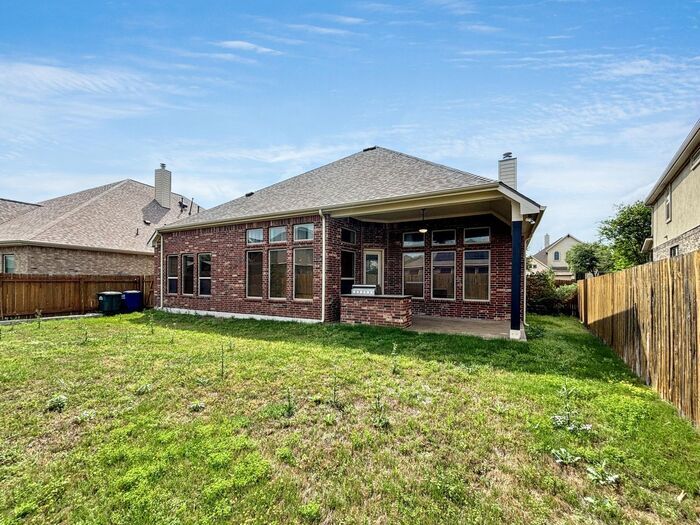 Building Photo - 2336 Millbrook Loop