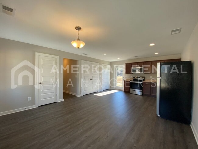 Building Photo - Home for Rent in Talladega, AL! View with 48 Hours Notice!