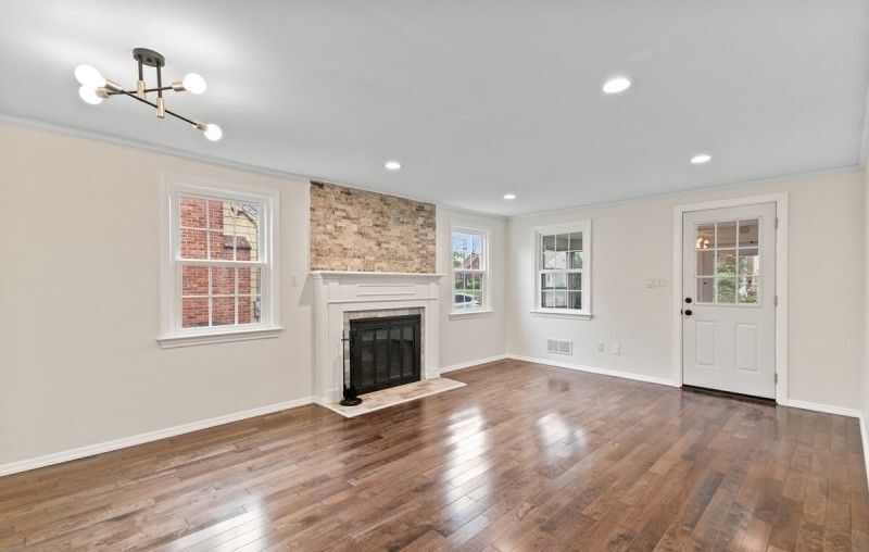 Building Photo - 30 Meisel Ave