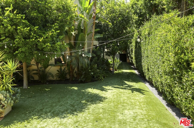 Building Photo - 4718 White Oak Ave