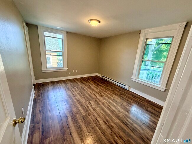 Building Photo - 21 Sylvan Ave