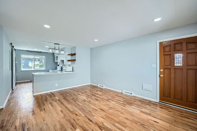 Building Photo - Exceptional 3 bed, 2 bath Home in Berkeley!