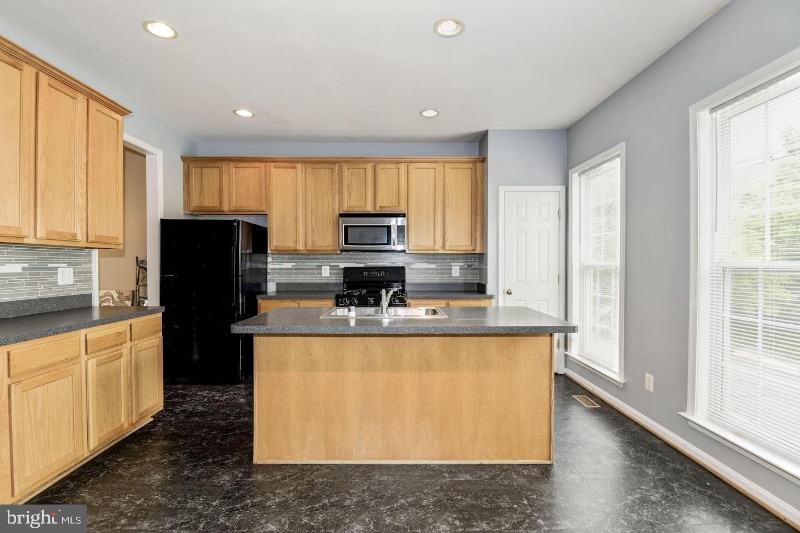 Building Photo - 45744 Smoketree Terrace