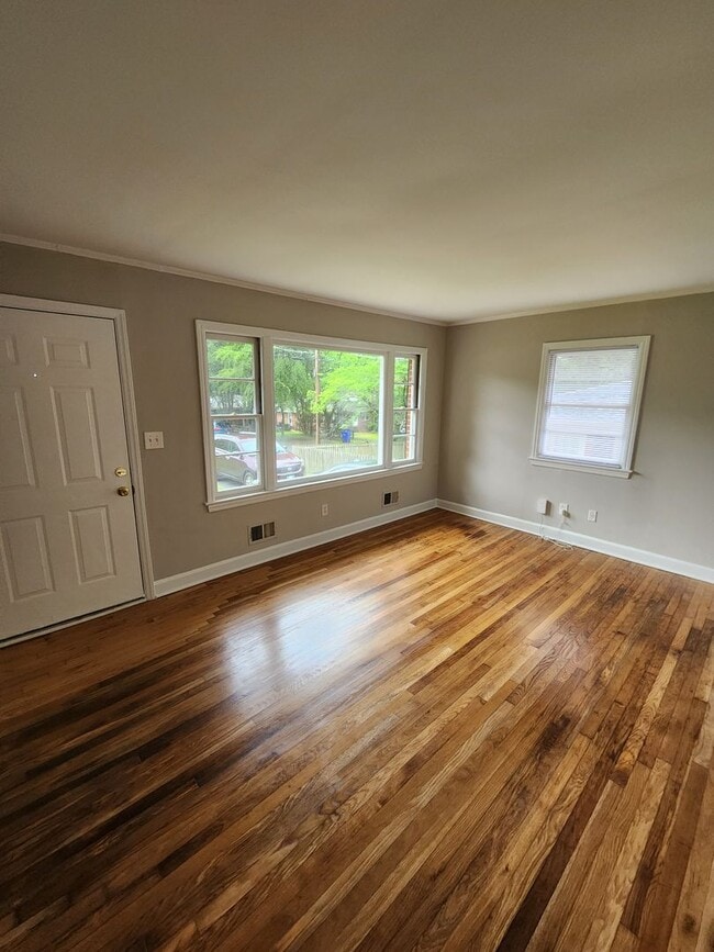 Building Photo - Chapel Hill / 3BR House on Bolin Heights A...