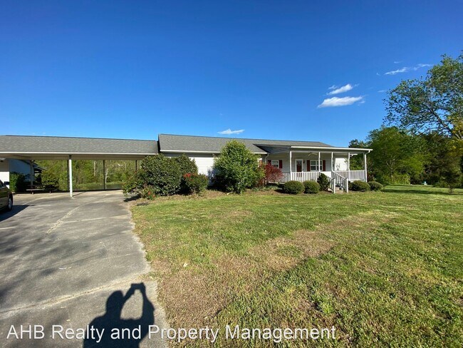 Building Photo - 3 br, 1.5 bath House - 407 Roma Rd.