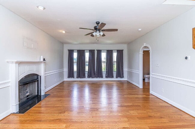 Building Photo - Spacious 2-Story in Pikeville! 3 BR | 2.5 BA w/ Bonus Room *Lawn Care / Trash Included*
