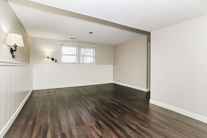 Building Photo - 5370 Casual Ct