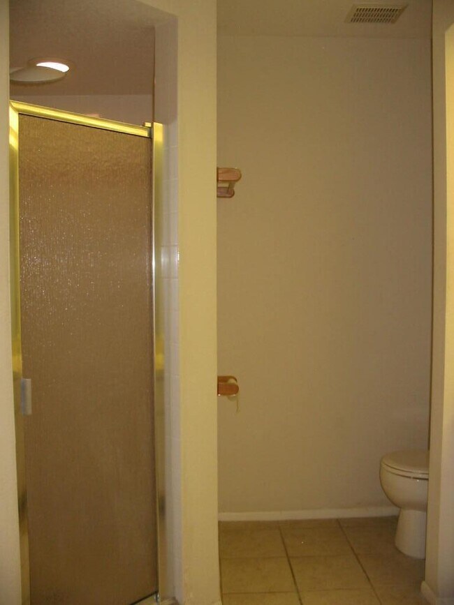Building Photo - 2624 Peake St