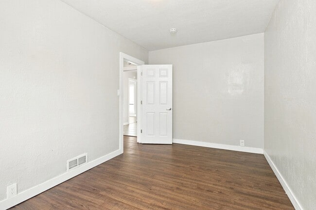 Building Photo - 432 W 2300 N