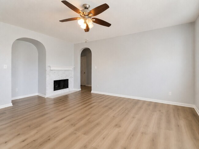 Building Photo - 6638 Autumn Sunset Ln