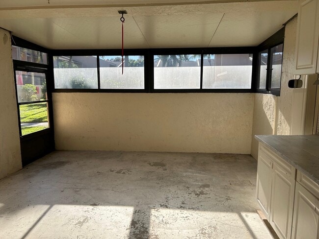 Building Photo - 139 Sparrow Dr