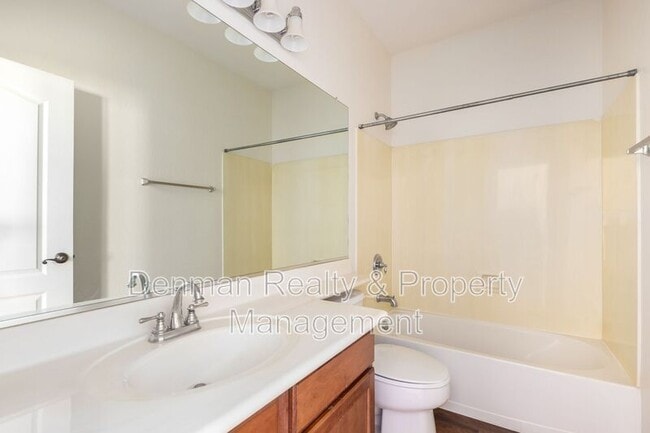 Building Photo - 4262 E Carla Vista Dr